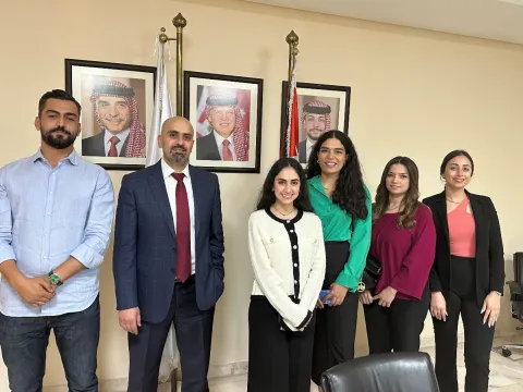 وفداً طلابياً من الجامعة الألمانية الأردنية يزور بورصة عمان