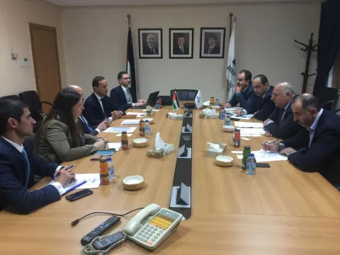 وفداً من البنك الأوروبى لإعادة الإعمار والتنمية يزور بورصة عمّان